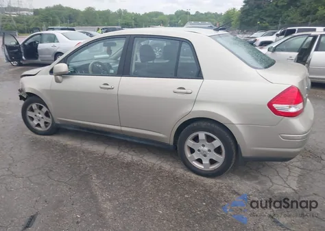 2009 Nissan Versa 1.8S z USA, uszkodzony, nr VIN 3N1BC11E29L501393